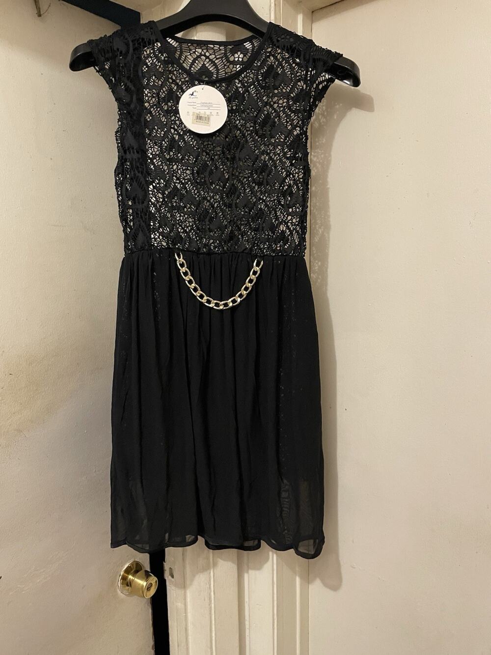 Elegant Black Lace Heart Overlay Dress with Gold Chain Accent | Women’s XL